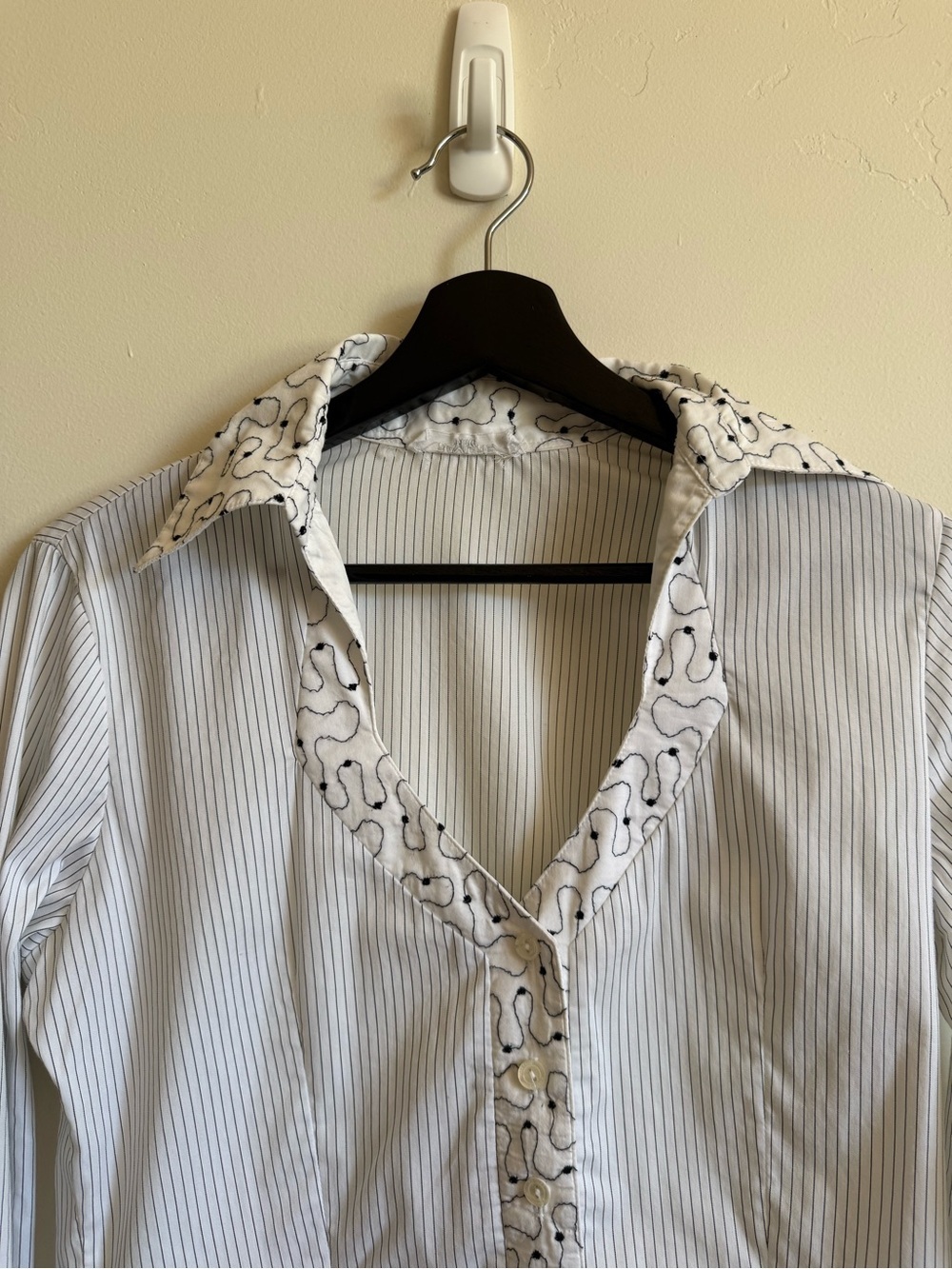 Rayure Paris White Pinstripe Embroidered Button Front Blouse - Picture 2 of 14